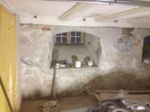 sandblåsing av gammel kjeller